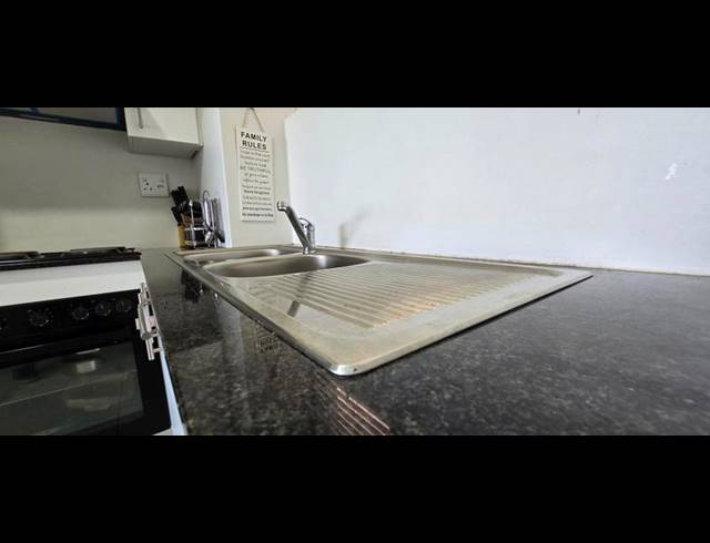 2 BEDROOM APARTMENT FOR SALE IN HAYFIELDS